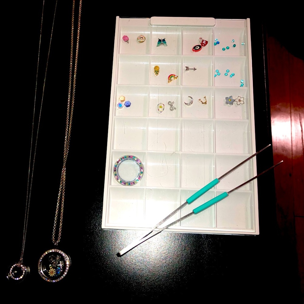 Origami Owl Charm Tray and charms